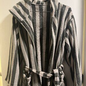 Fleece Silver and Gray Striped Robe, Pockets & Belt! ONE SIZE